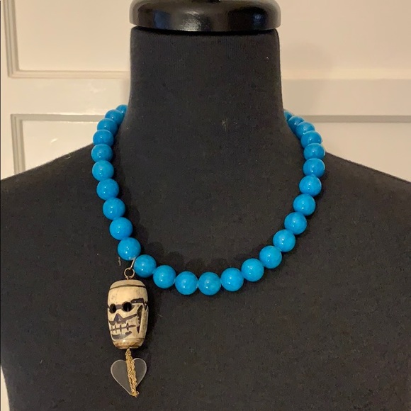 Turquoise glass bead necklace with skull & heart - Picture 1 of 4